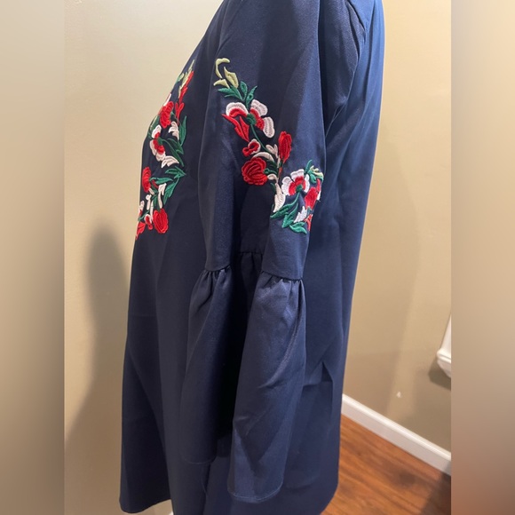 Florens Bell Sleeve Embroidered Tunic Dress - NWOT - Navy - Small - Picture 3 of 6